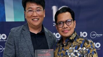 Buku “Terorisme di Indonesia: Efektivitas BNPT dalam Melaksanakan Fungsi Pencegahan Terorisme di Indonesia” Terbit, Anggota Watimpres Maulana Al-Habib Muhammad Luthfi Harap Dijadikan Mata Pelajaran